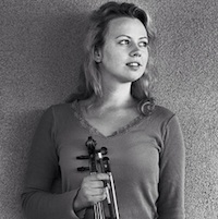 Jenny-classical-violinist